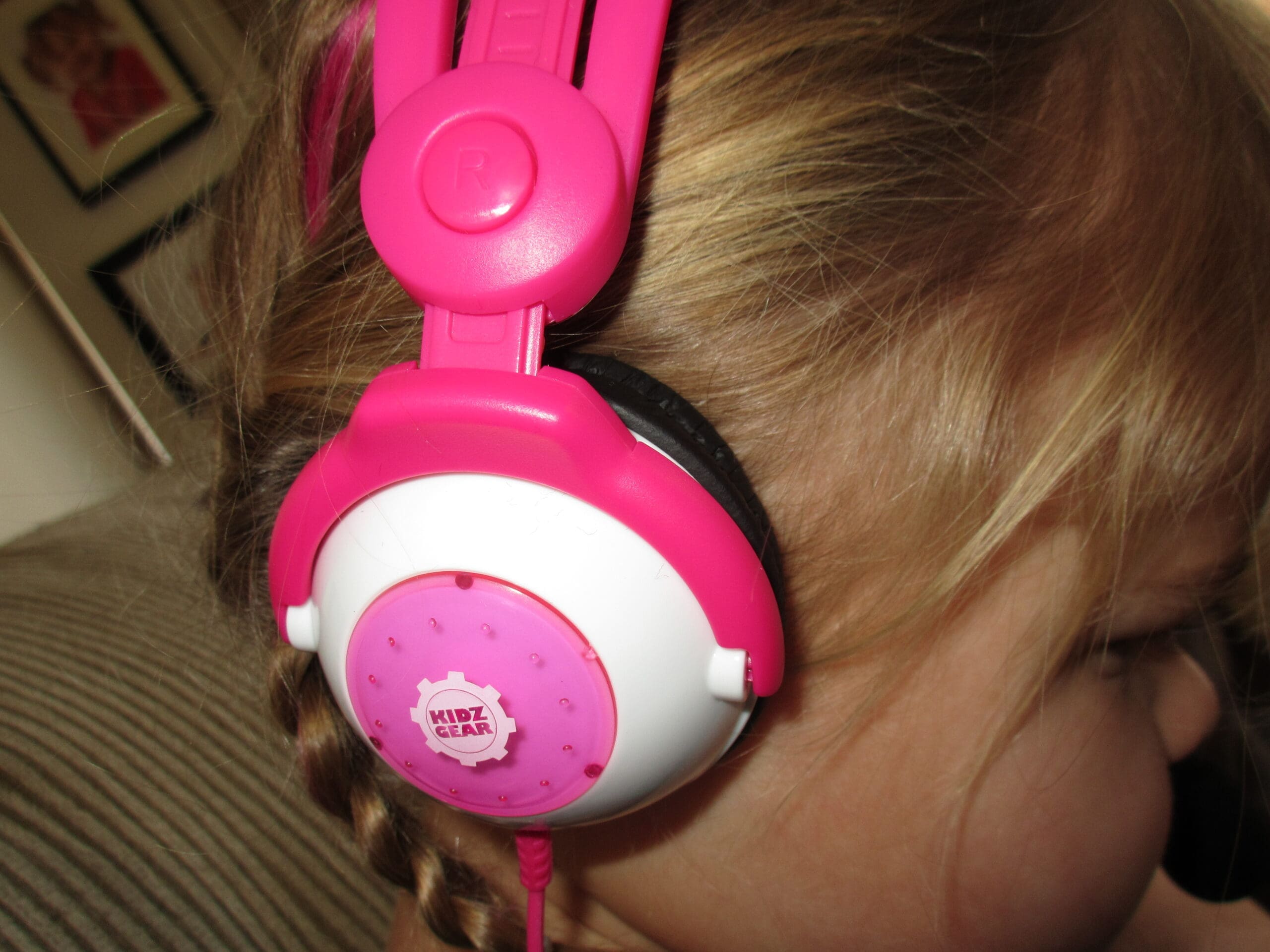 Little girl using her Kidz Gear Deluxe Headset
