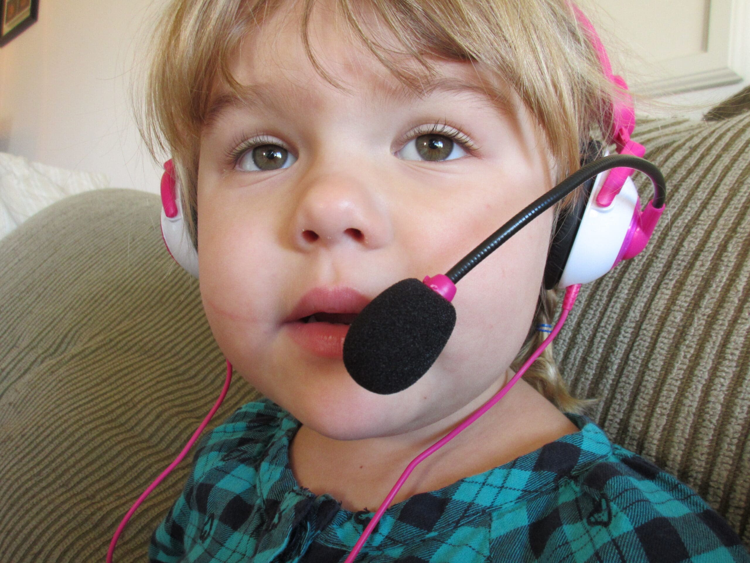 Little girl using her Kidz Gear Deluxe Headset