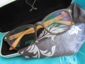 Glitter eye glass case