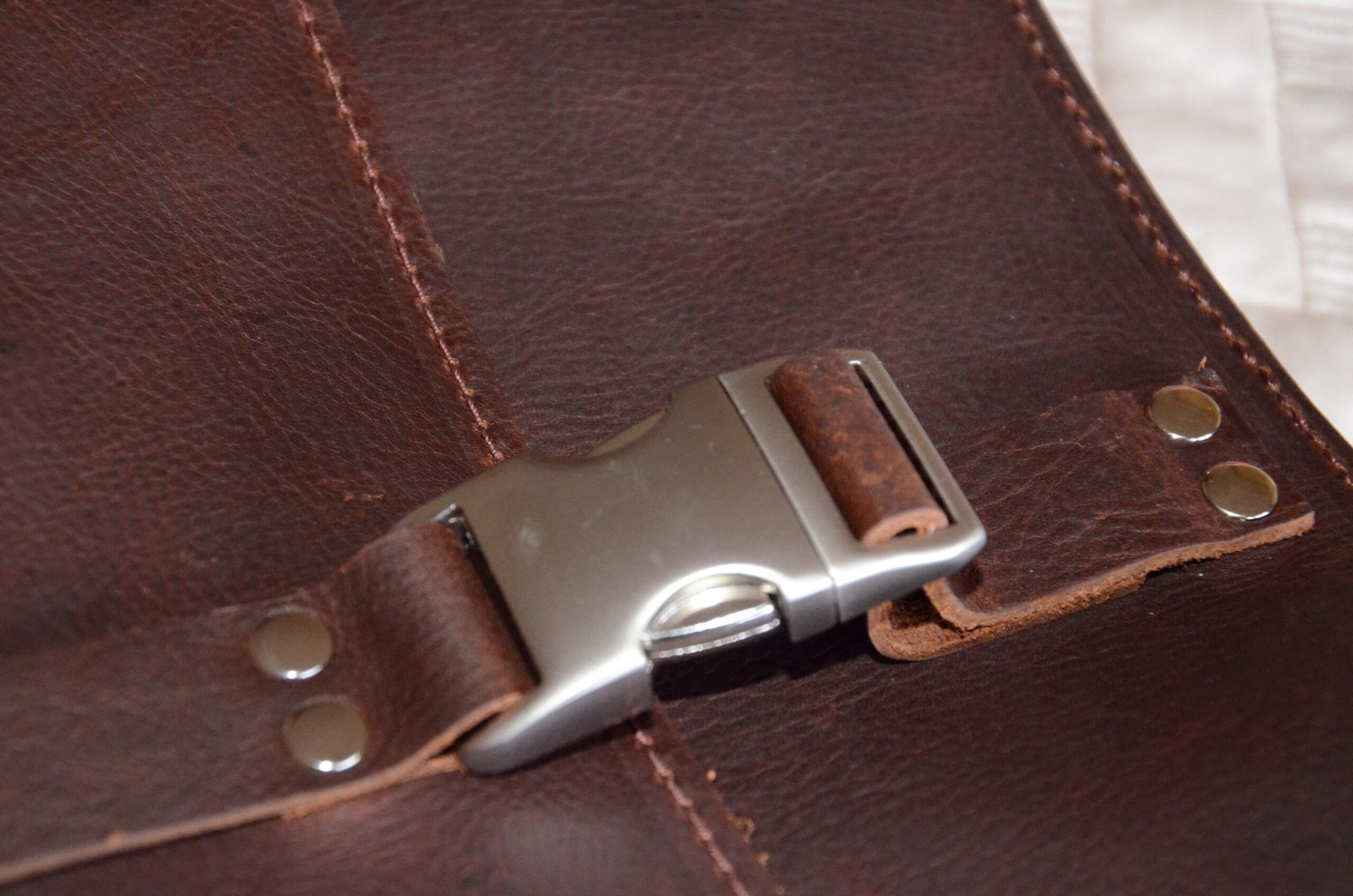 Rugged Material Real Grain Leather Briefcase