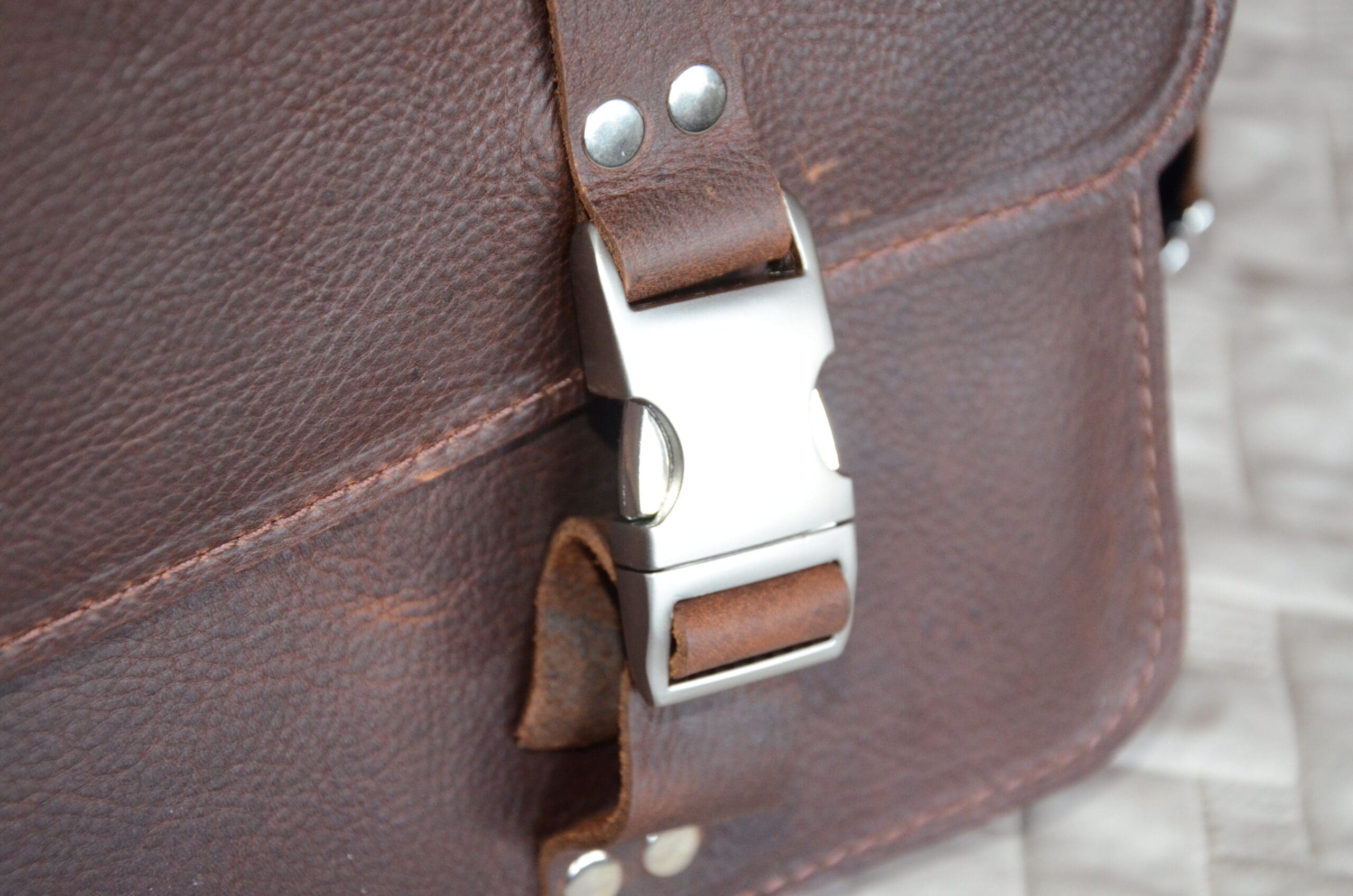 Rugged Material Real Grain Leather Briefcase