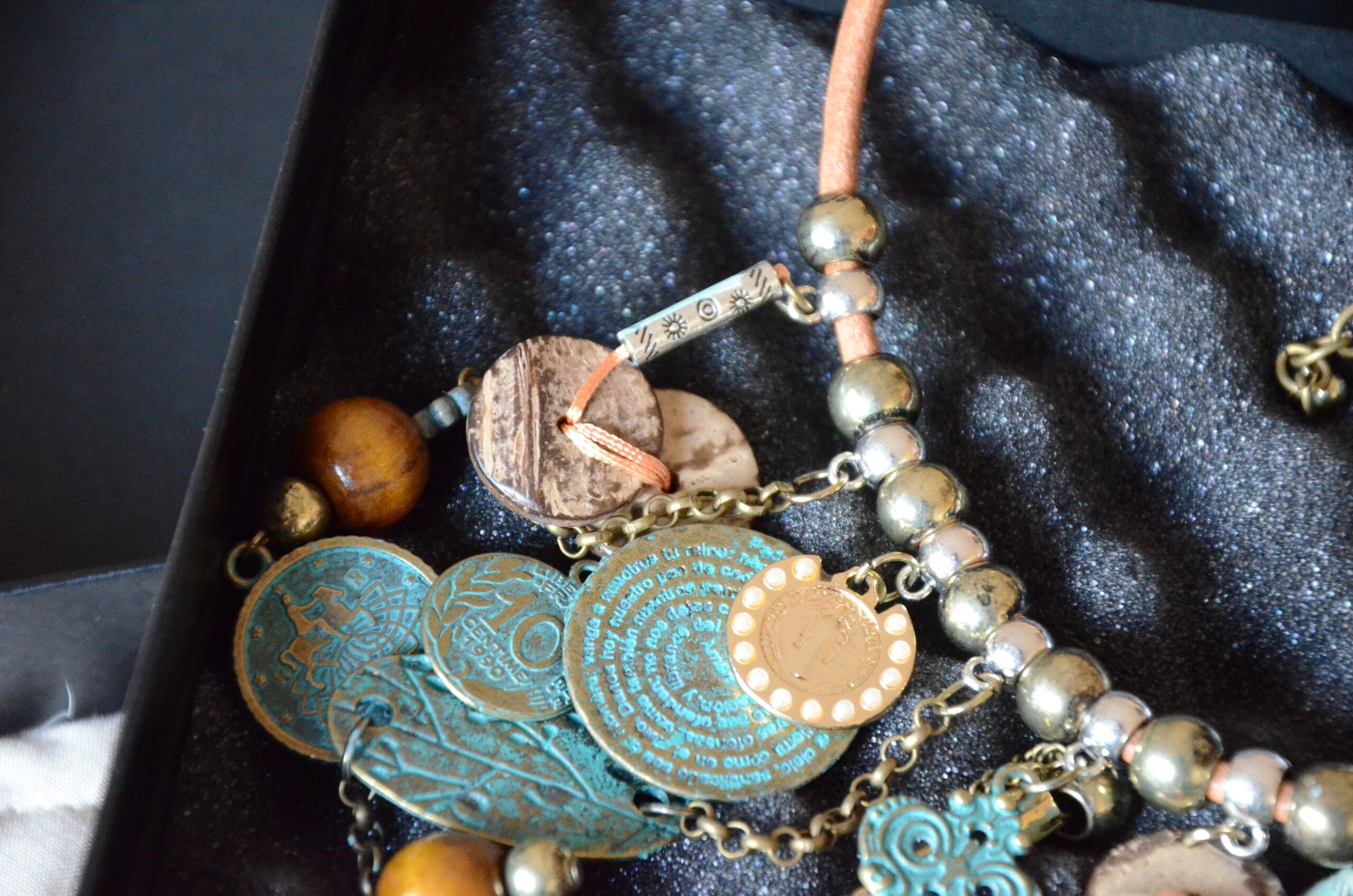 eManco Ethnic Statement Choker