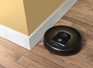 Cleaning home Robo vac