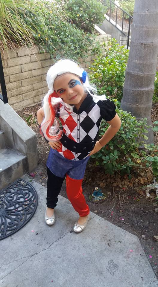 Little girl in Harley Quinn Costume