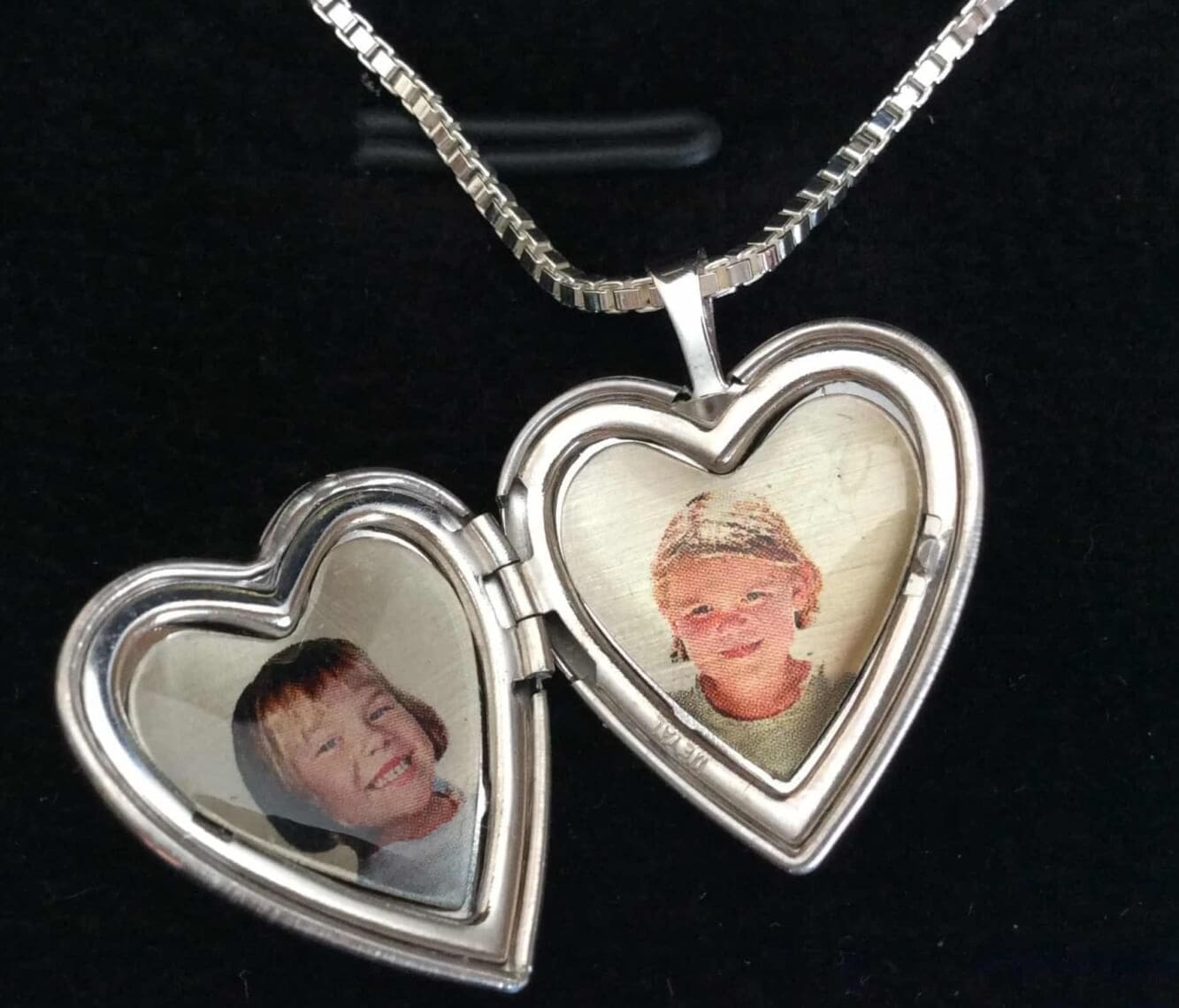 Locket with little girl picturees