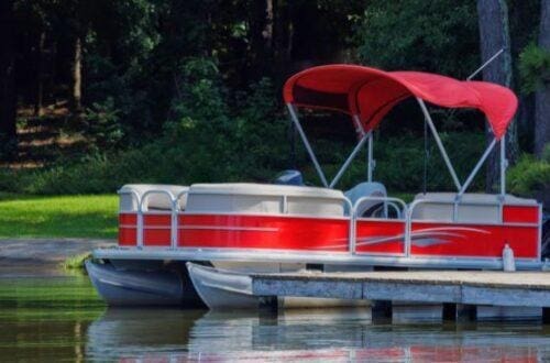 Tips for Choosing Between a Two-Tube or Three-Tube Pontoon