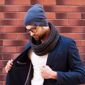 Casual Outfit Ideas Man in beanie and suit jacket